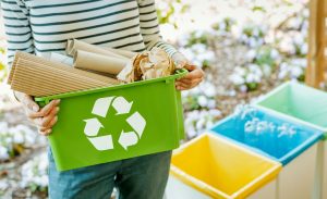 Reciklimi na ndihmon ta ruajmë mjedisin